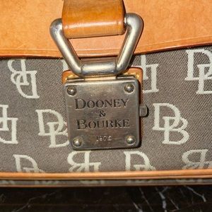 Dooney & Bourke